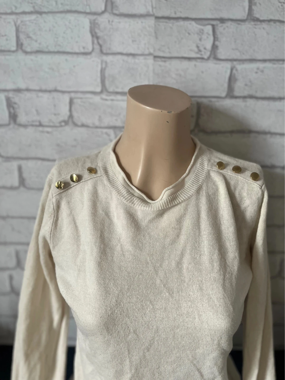 Blusa feminina mangas longas botões nos ombros – Atmosphère – Tamanho 36 – photo 2